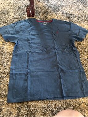Nautica Men’s Short Sleeve Crew Tee in Slate Blue with Red Accent